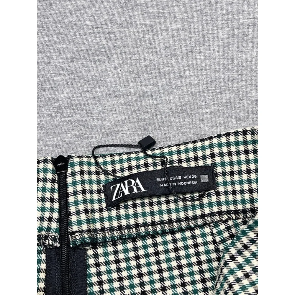 Women's Zara Green & Black Plaid Skort Size small - Picture 4 of 5